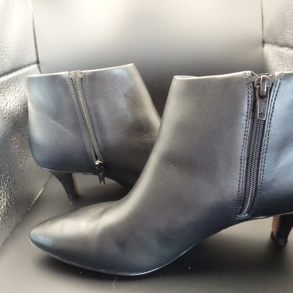 Clark’s Linvale Sea Ultimate Comfort Collection Black Ankle Heeled Boots - Picture 7 of 12